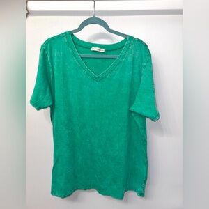 Zenana Emerald Green V-Neck Short Sleeve Tee